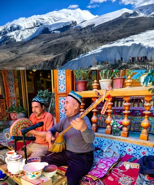 牛朝·《南疆记游》丨游喀什塔莎三地,绘西陲丘壑,赋边塞诗章