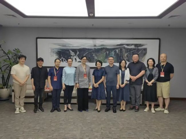 山东艺术学院党委书记徐梅带队到北京舞蹈学院调研交流