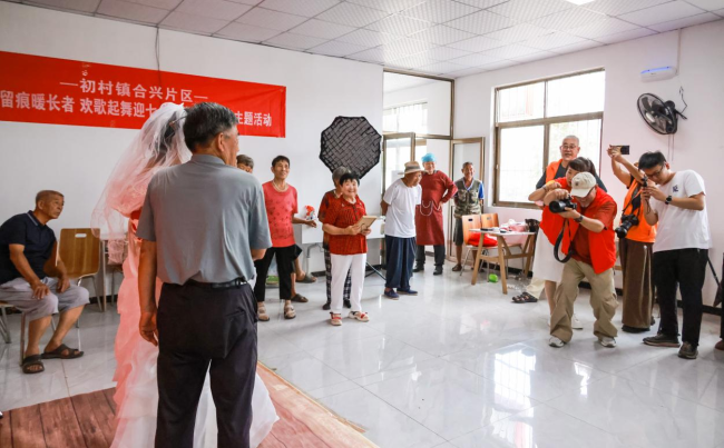 威海高新区:统战人士助力“流动照相馆”传递烟火温情