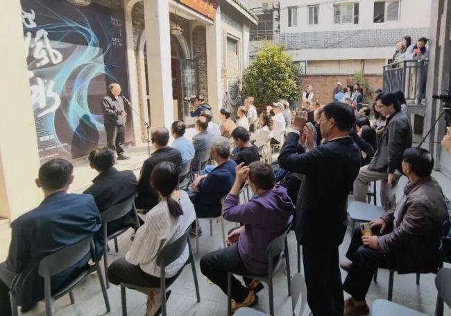 一场扎根县域的艺术学术对话 | “晓风拂水——张晓凌师生作品展学术研讨会”综述