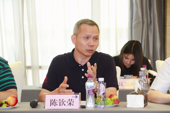 广东省人民政府政府驻西安办事处主任陈钦荣对陕西省广东商会近年来的