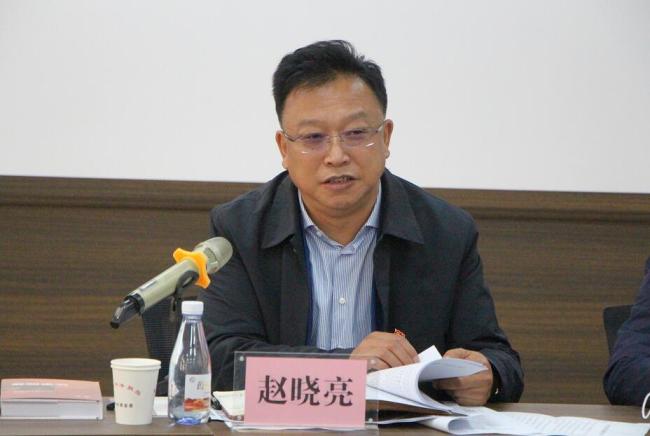 会上,佳县县政府副县长刘宏斌领学《中共中央关于公布中国土地法大纲