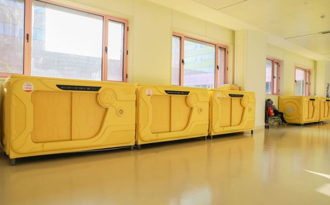 暖心！西安国际医学中心医院为陪护重症患者家属提供休息的胶囊舱
