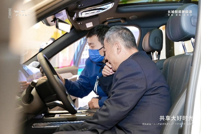 大六座舒适电动SUV魏牌蓝山27.38万元起售！比“500万以内最好的SUV”更好