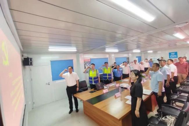 中建八局富平县迤山小学建设项目举行党建联盟启动会暨签约揭牌仪式