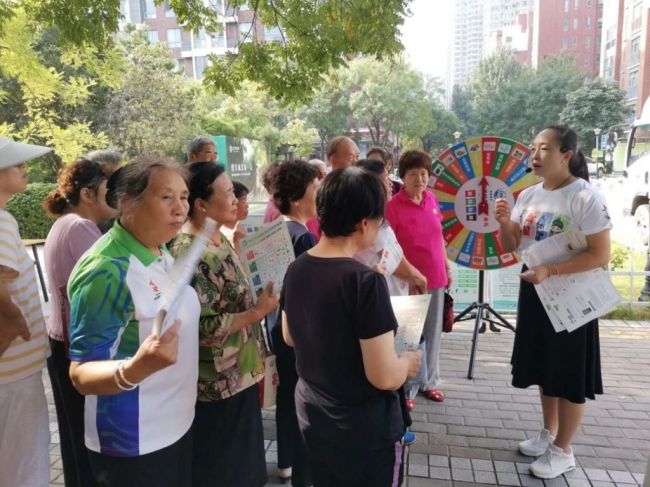 西安经开区：“两桶一袋”进社区 党建引领“新时尚”