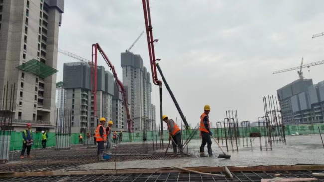 中建新疆建工西北公司一线建设者坚守一线奏响项目建设“奋进曲”