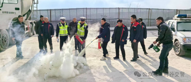 交管一线丨大昌汗中队进企业筑牢道路交通事故预防“第一道防线”