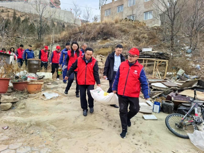 神木市迎宾路街道：传承雷锋精神 共建美好街道