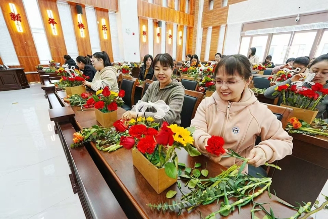 清涧法院举办“弘扬时代精神 彰显巾帼力量”“三八”国际妇女节系列活动