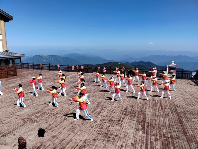 眉县文化旅游发展大会暨第十四届太白山旅游登山大会启动
