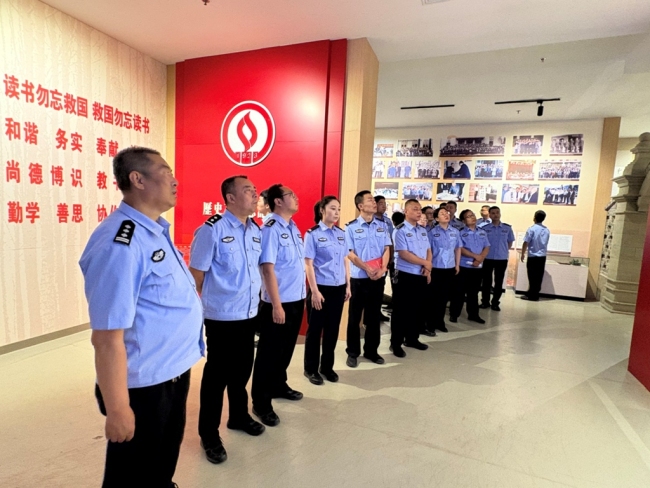 踏寻红色足迹 凝聚奋进力量——绥德法院法警队开展主题党日活动