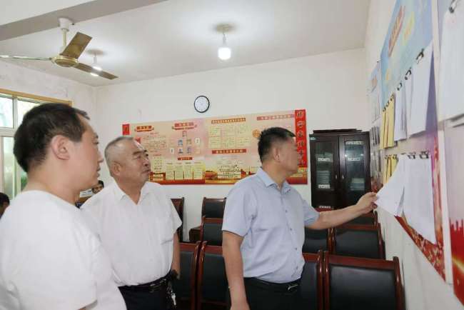 铜川矿业公司下石节矿：“四下基层”解难题学习教育重实效