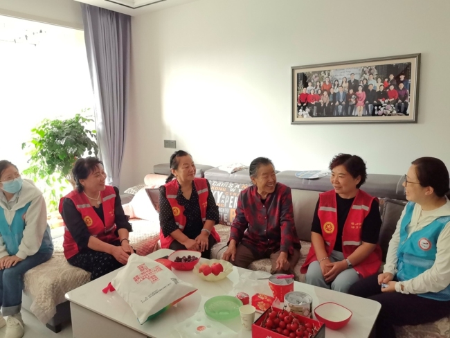 陕西神木市新元社区：“门铃响起”暖人心 老歌家常话温情
