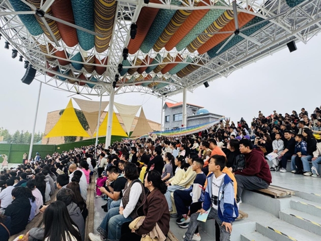 “焕彩丝路 家国同庆”丝路欢乐世界第三届丝路国际文化艺术嘉年华圆满举办