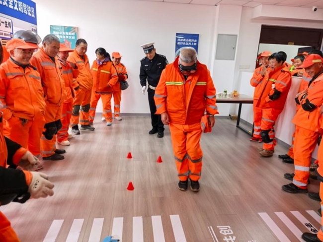 西安经开区:荧光绿为荧光橙,护航城市“美容师”