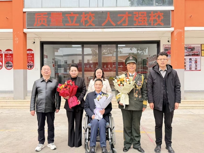 “银发宣讲团”重阳进校园主题活动在西安城建工程学校温情启幕