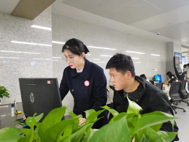 “政务服务不打烊”西安经开区政务大厅持续优化营商环境