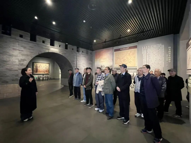 铜川市公安局退休干部党员赴眉县开展“缅怀英烈 赓续红色血脉”主题党日活动