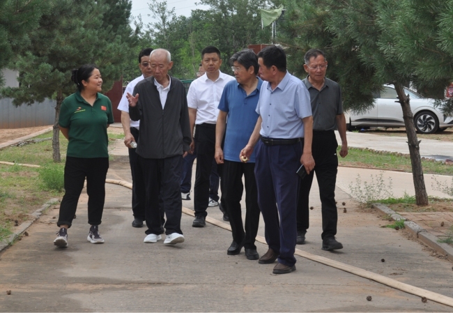 智囊团下沉一线