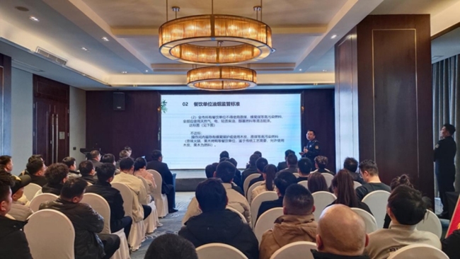 “烟火”与“油烟”的平衡术 西安经开区城管局为餐饮油烟治理“硬核赋能”