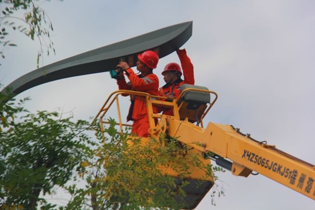 守护城市脉搏 点亮万家灯火——记中铁十八局陕西公司西咸新区市政维管项目的“光明守护者”