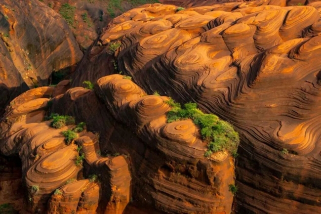 陕西靖边波浪谷获评“中国最美丹霞”彰显陕北自然人文魅力