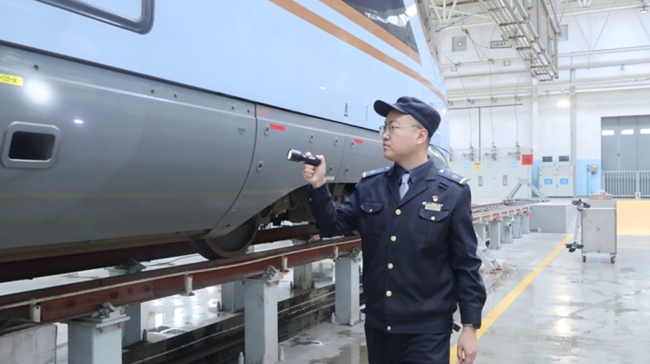 青春铸轨向延安——陕西铁路工程职业技术学院学子建功西延高铁建设纪实