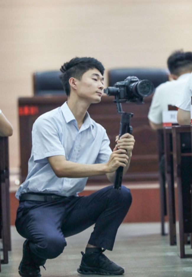 神南产业公司陈帅帅:镜头照初心 双岗践使命