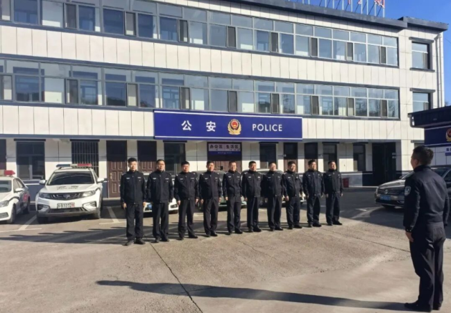 陕西府谷县孤山派出所开展冬季体能训练