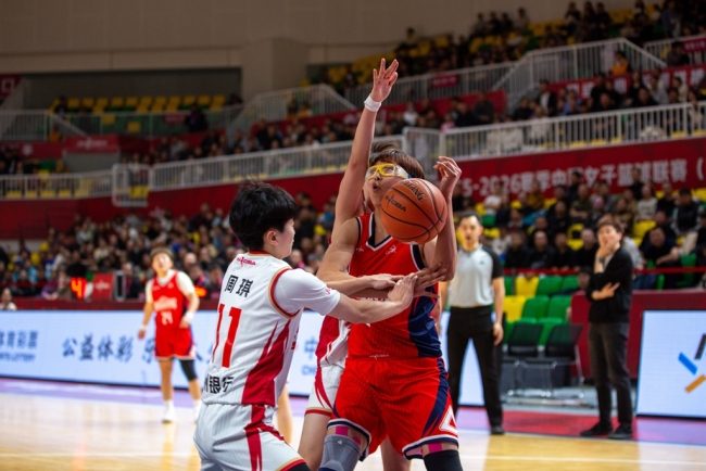 WCBA常规赛:陕北篮球热潮起!陕西榆林天泽主场首战展风采