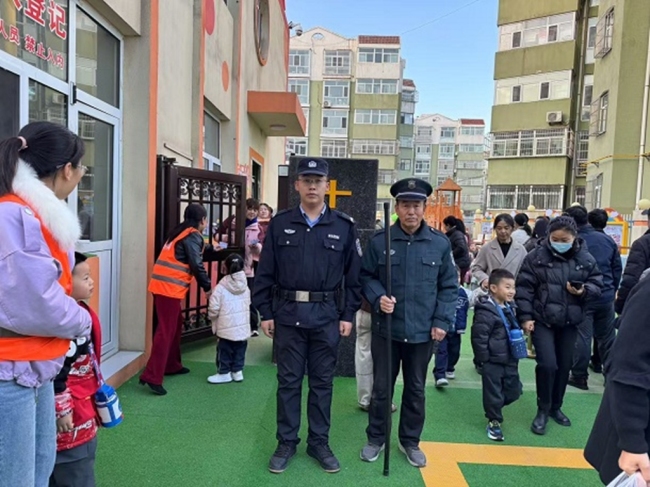 陕西神木市西沙派出所:“呵护幼苗”在行动 “金盾屏障”护平安