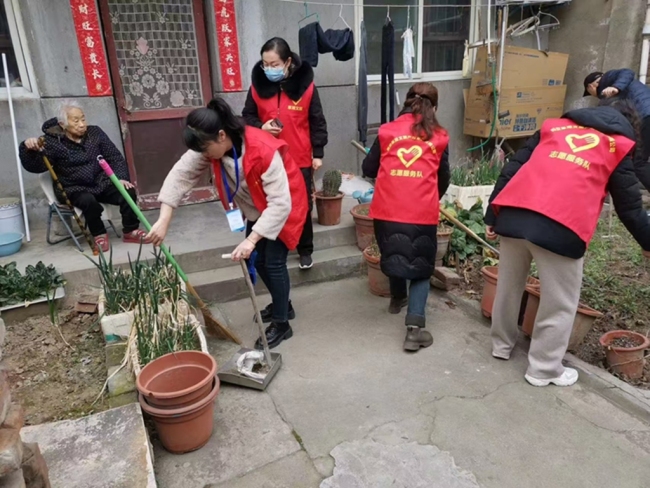 从“群众点单”到“服务直达”,西安草滩文旅探索“老有所依”党建帮扶新路径