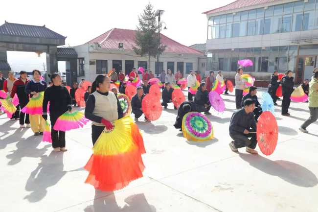 宜君年味浓！哭泉百余人齐练秧歌迎新春