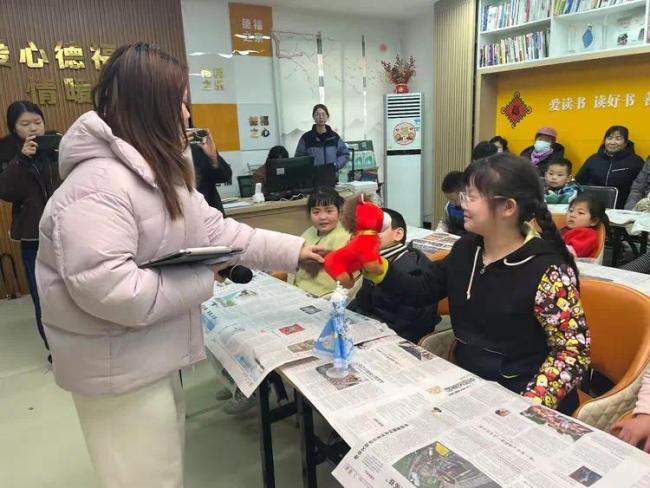 碑林区南院门街道德福巷社区开展“创意涂鸦绘碑林”春节文化创意涂鸦活动