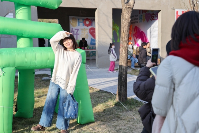 西安欧亚学院“马年生肖主题设计展”精彩开幕