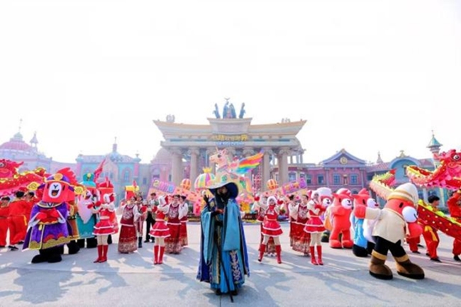 中西交融迎开门红 丝路欢乐世界新春文旅盛宴火爆出圈