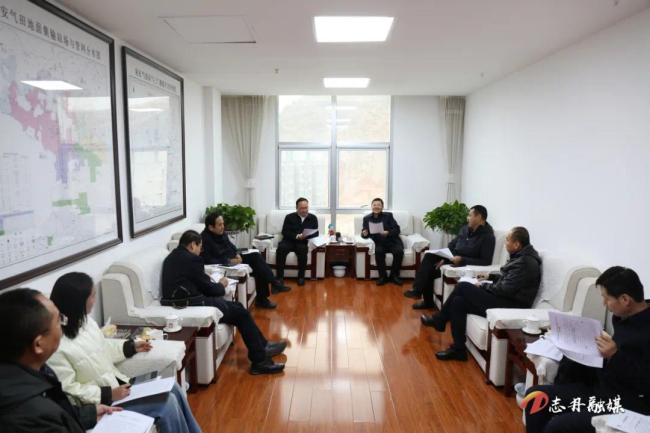 志丹县委副书记、县长刘晓军深入延长采气三厂调研产能建设等工作