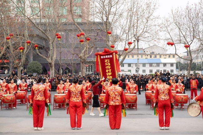 鼓韵秧歌闹眉坞 横渠欢歌贺丰年