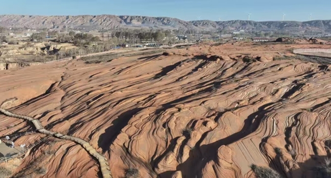 丹霞映巾帼 礼赞“她力量”——波浪谷致敬“三八”国际妇女节