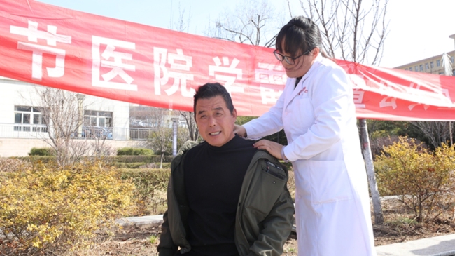 铜川矿业公司下石节煤矿：雷锋精神耀矿山 实干兴业建新功