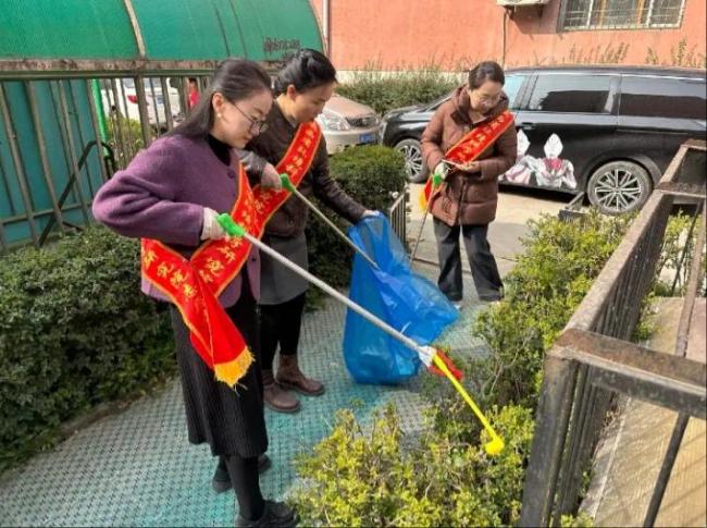 三月里，社区用暖心服务添春意