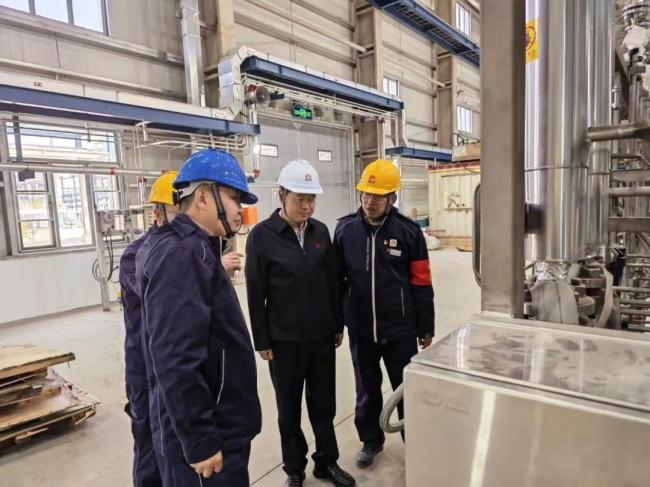 延长石油天然气公司董事长黄如金赴青化砭天然气液化站督导检查