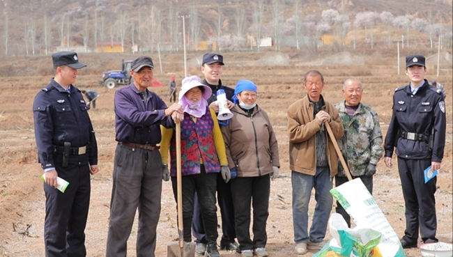 府谷公安：清明 藏蓝 平安礼