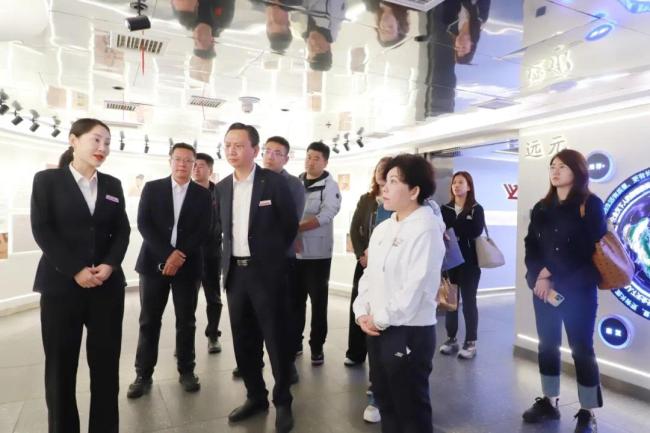 邓亚萍体育产业投资基金团队到远元集团座谈交流