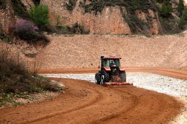 陕西吴堡：人勤春耕忙 田间“春意浓”