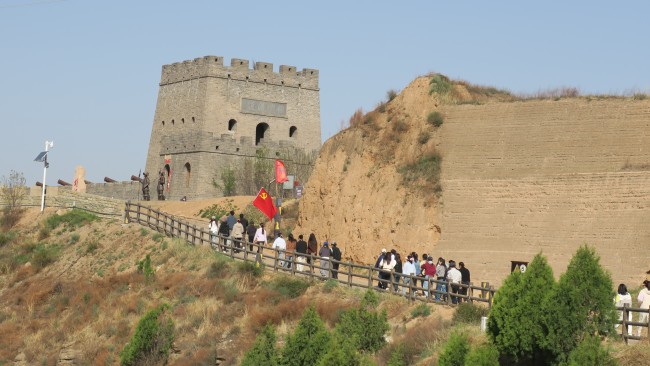 神木市融媒体中心党支部联合继业社区党支部开展主题党日活动