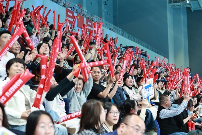 图集 | 水上芭蕾绽放西安 热情观众现场氛围拉满