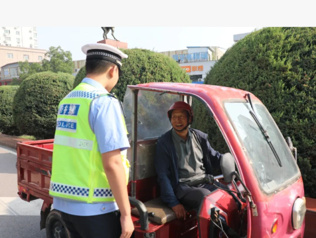 陕西省府谷县交管大队:宣教整治同步抓 向电动车交通违法说“不”