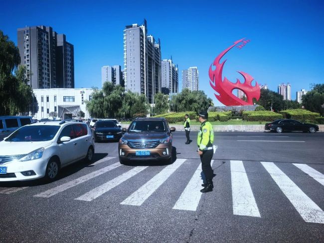 眉县公安:站好“护学岗”,织密校园“安全网”
